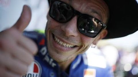 Rossi Jatuh Tapi Masih Untung