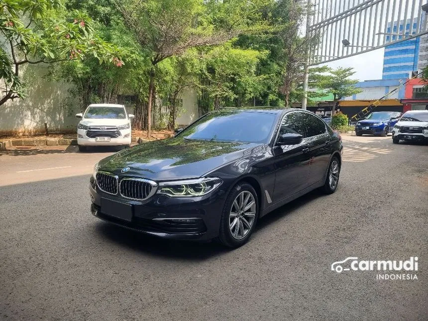 2020 BMW 520i Luxury Sedan