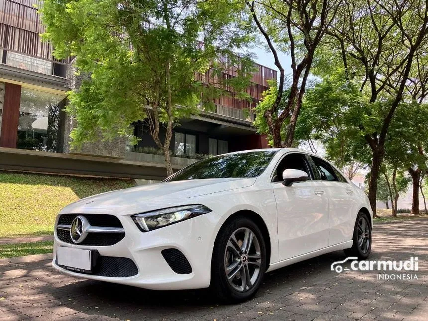 2021 Mercedes-Benz A200 progressive line Sedan