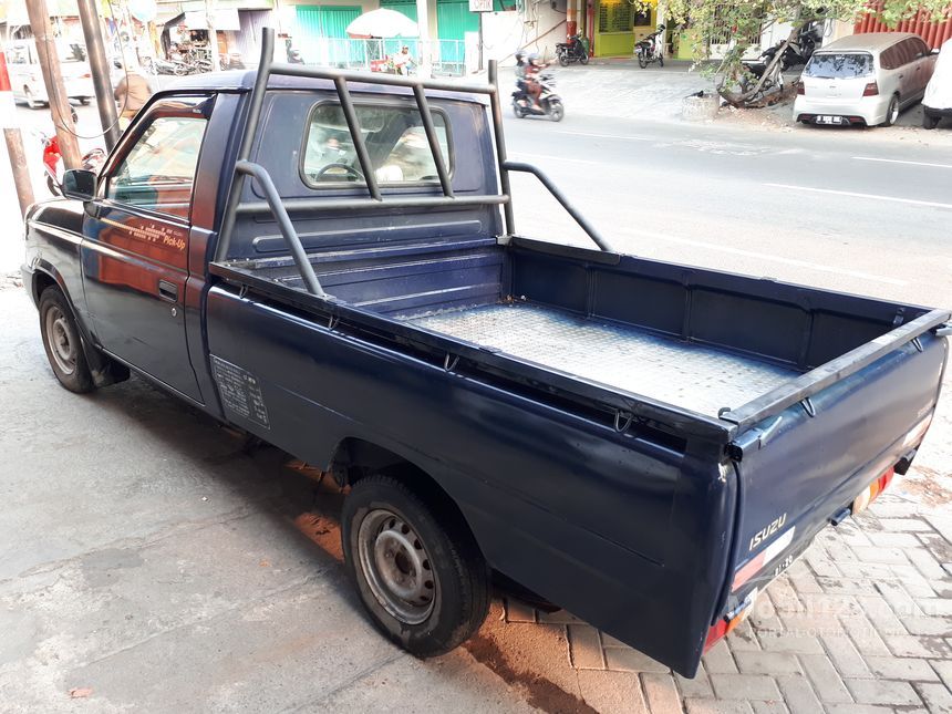 Jual Mobil Isuzu Pickup  2022 Standard 2 5 di Jawa  Timur 