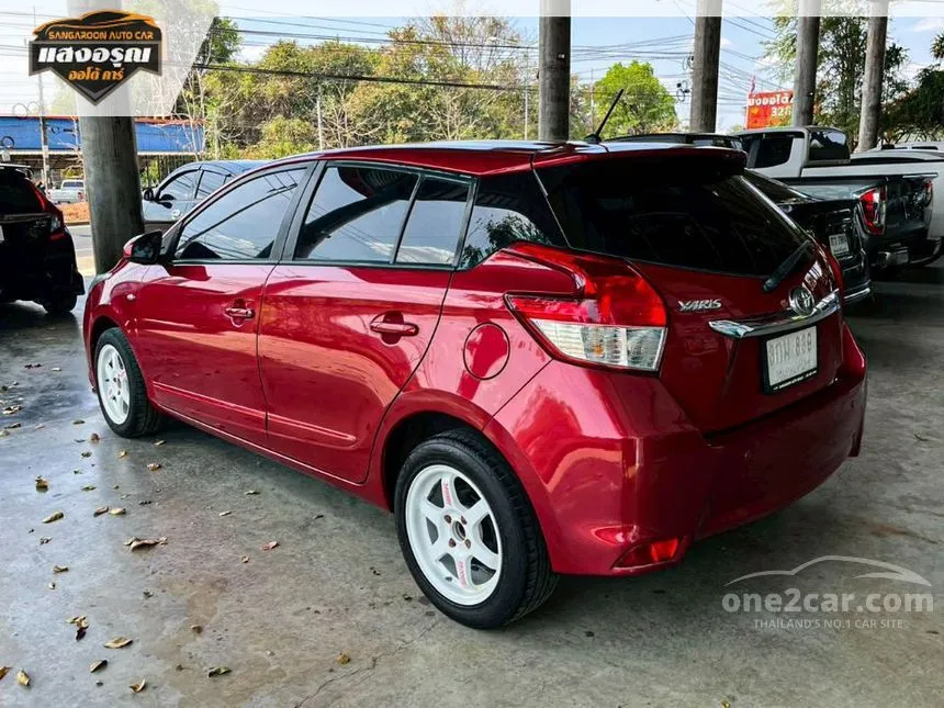 2014 Toyota YARIS J Hatchback
