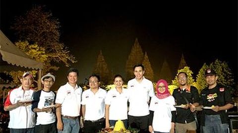 Nissan LivinAlife 2016 Terangi Candi Prambanan