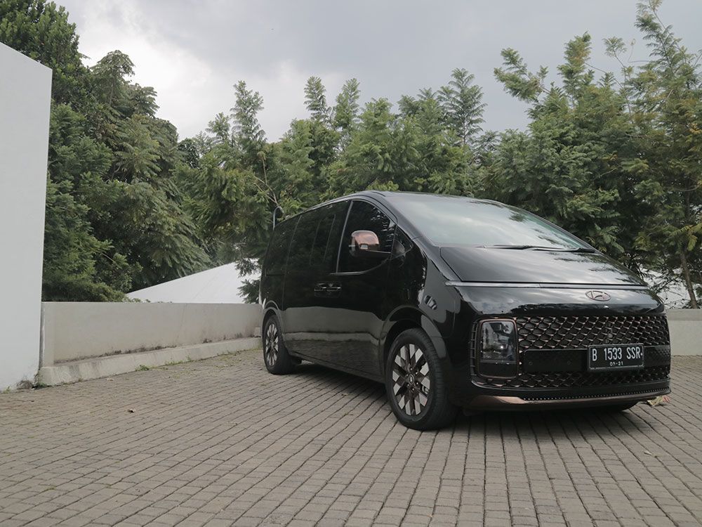 Ini Alasan Hyundai Staria Tak Gunakan Power Window di Baris Kedua