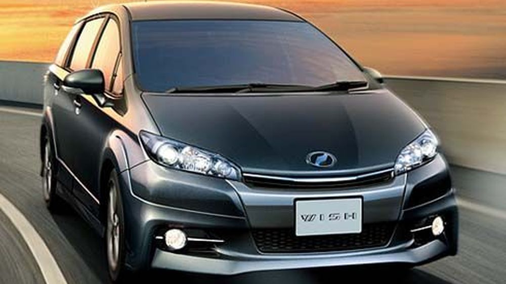 Toyota wish 2012 год