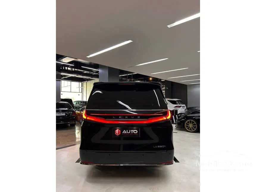 2024 Lexus LM 350h 7 Seater MPV