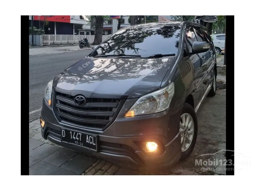 Jual Mobil Toyota Kijang Innova 2014 V 2.5 di Jawa Barat Automatic MPV Abu