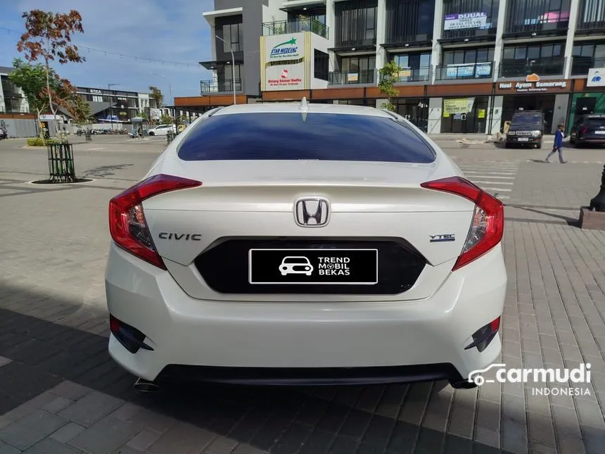 2018 Honda Civic ES Sedan