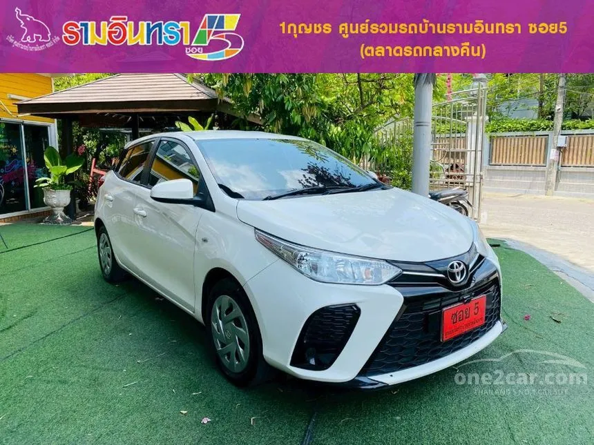 2022 Toyota YARIS Entry Hatchback