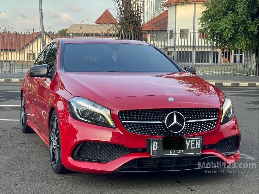 2015 Mercedes-Benz A200 Urban Hatchback