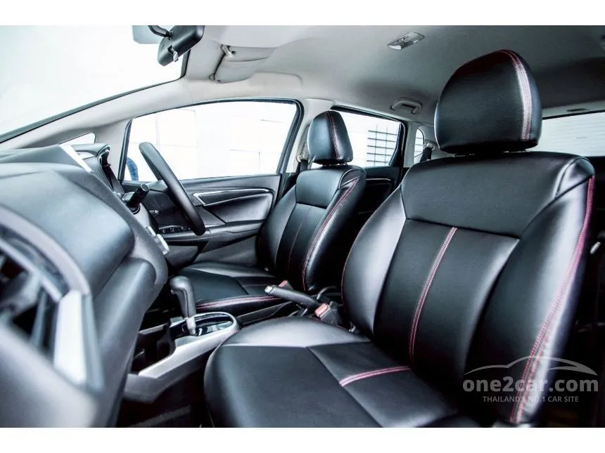 2017 Honda JAZZ V Hatchback
