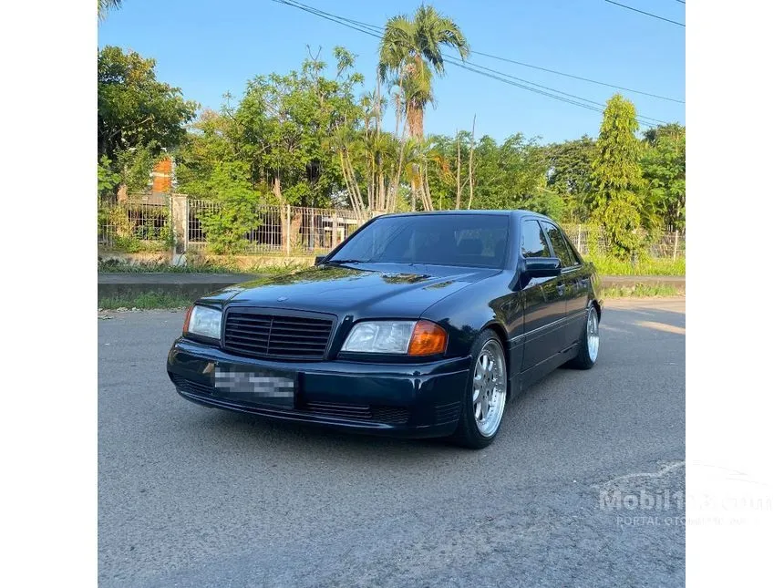 1997 Mercedes-Benz C230 Classic Sedan
