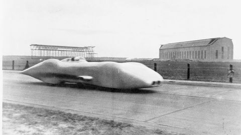 This Ice-Cooled, 736 PS Mercedes-Benz W125 Hit 432.7 km/h, Back In 1938!