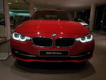 NEW PROFILE NIK 2018 BMW 320i 2.0 Sport Sedan