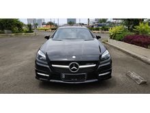 Mercedes Benz SLK 250 AMG Coupe Roadster Cabriolet Black on Red 2011