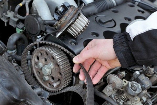 Perbedaan Timing Belt dan Timing Chain di Mesin Mobil, Pengaruh Pada Kenyamanan?
