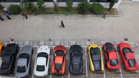 Ugal-ugalan, 12 Mobil Sport Disita Polisi