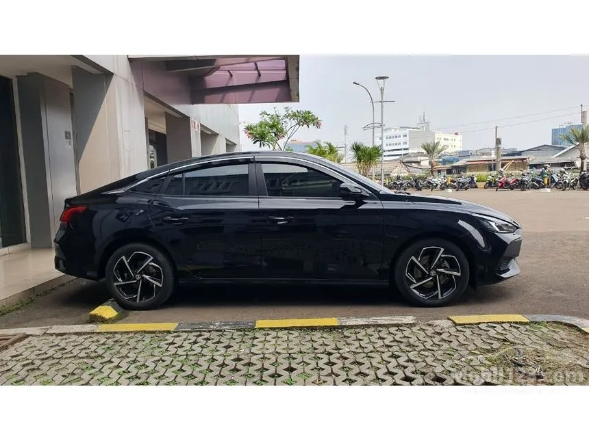 2025 MG 5 GT Magnify Sedan