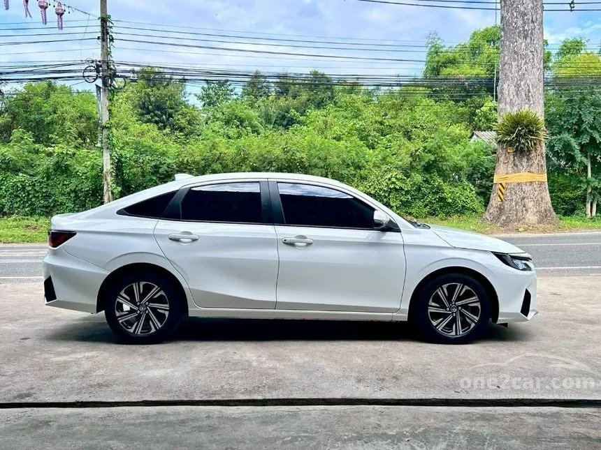 2023 Toyota Yaris Ativ Smart Sedan