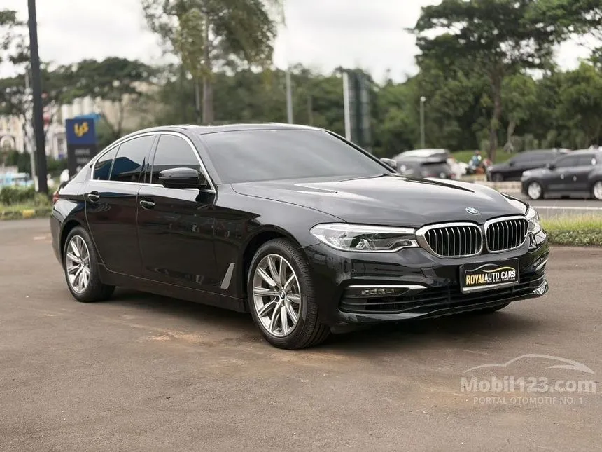 2020 BMW 520i Luxury Sedan