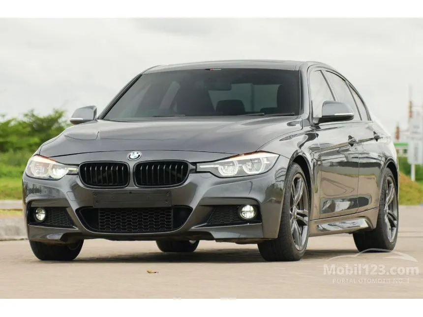 2019 BMW 330i Sport Shadow Edition Sedan
