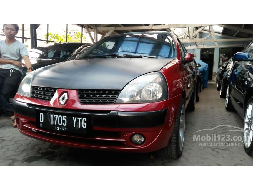  Jual  Mobil Renault  Clio  2003 II 1 4 di Jawa Barat Manual 