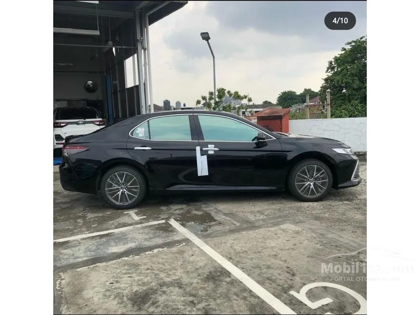 2023 Toyota Camry V Sedan