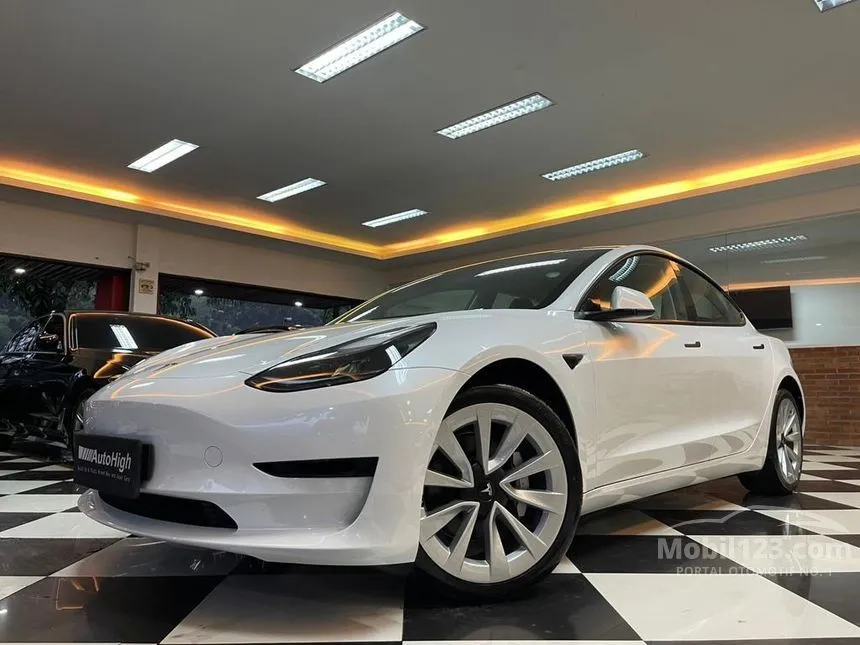 Jual Mobil Tesla Model 3 2022 Standard Range Plus di DKI Jakarta Automatic Sedan Putih Rp 1.550.000.000