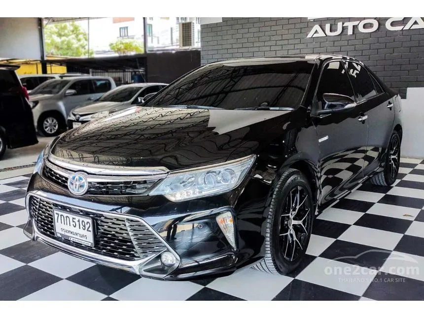 2018 Toyota Camry Hybrid Premium Sedan