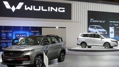Wuling Cortez Kini Secanggih Almaz RS Lho! Jajal Sendiri di IIMS 2022