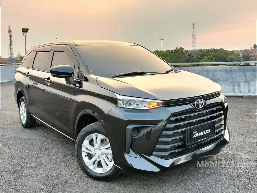 Jual Mobil Toyota Avanza 2024 E 1.3 di Jawa Timur Automatic MPV Hitam Rp 212.700.000