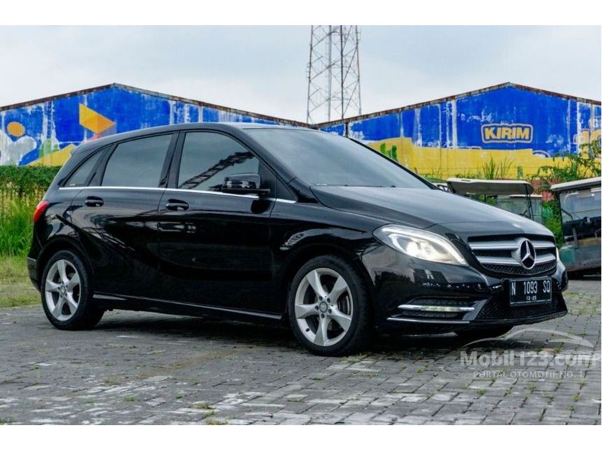 Jual Mobil Mercedes-Benz B200 2014 Urban 1.6 Di Jawa Timur Automatic ...