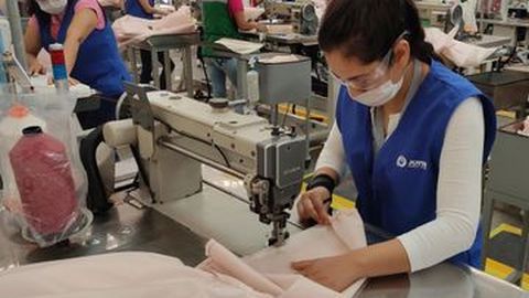 Ford Buat Baju APD dari Bahan Airbag dan Bisa 50 Kali Pakai