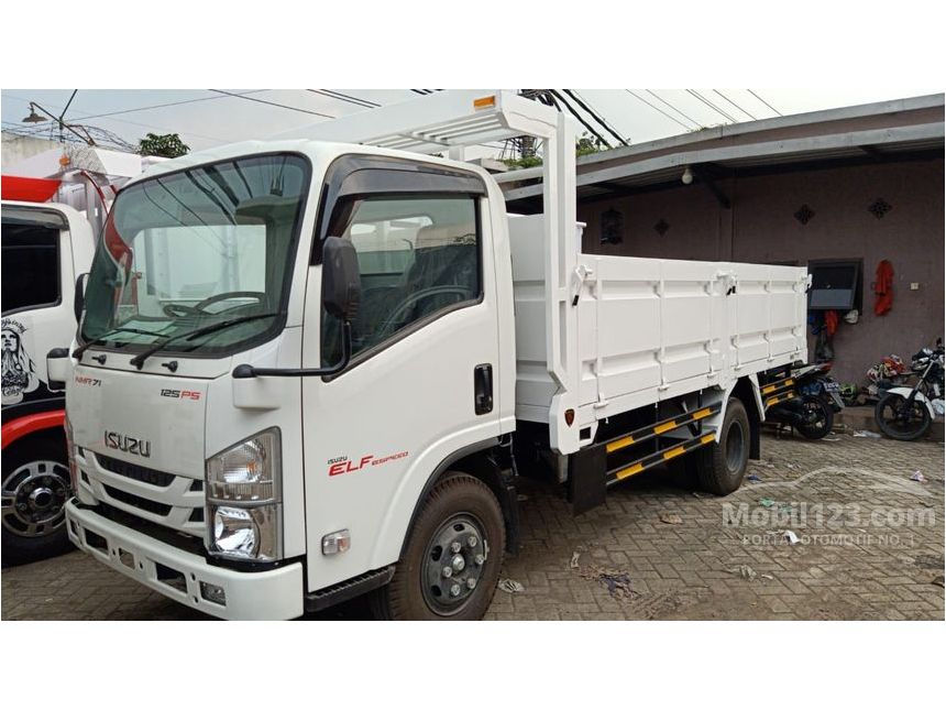 jual mobil isuzu elf 2019 46 di sumatera selatan manual trucks putih