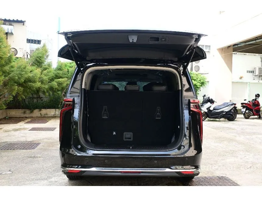 2023 MG Maxus9 X Van