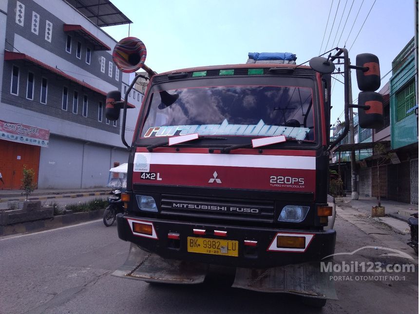 2009 Mitsubishi Fuso 7.5 Manual Trucks