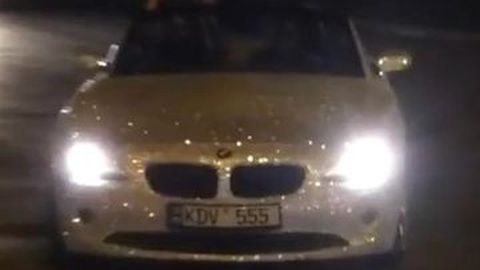 BMW Z4 Diselimuti 250.000 Kristal Swarovski