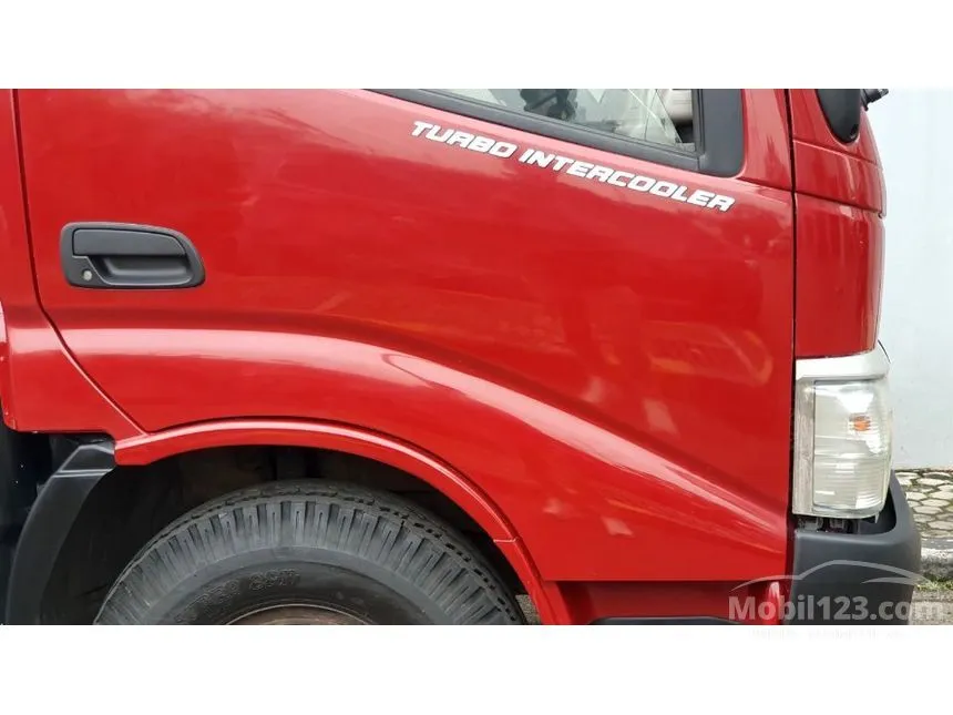 2015 Hino Dutro 110 SDL Truck