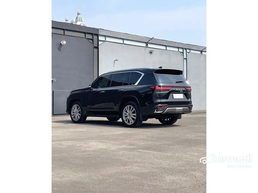 2025 Lexus LX 700h VIP SUV