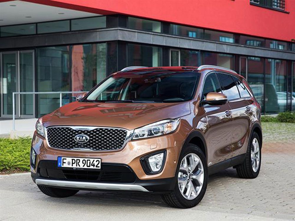 Bocor Halus, Harga Kia Sorento dan Kia Carnival Terbaru di Indonesia!