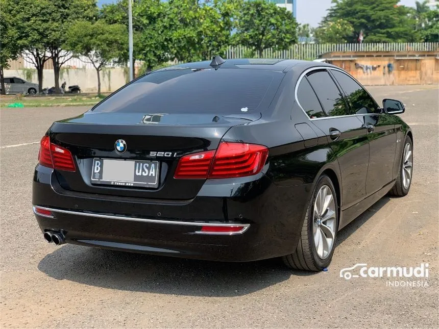 2016 BMW 520i Luxury Sedan