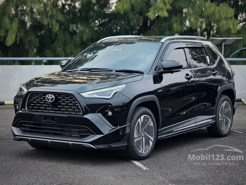 2026 Toyota Yaris Cross S HV with GR Parts Aero Pkg SUV