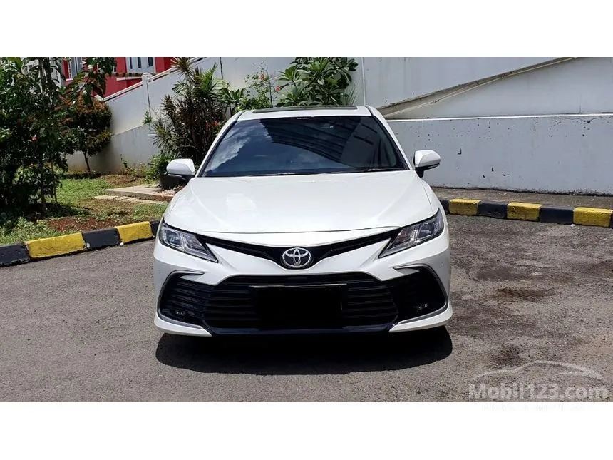 Jual Mobil Toyota Camry 2022 V 2.5 di DKI Jakarta Automatic Sedan Putih Rp 585.000.000