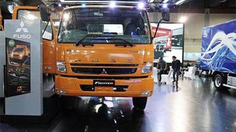 Beli Truk Mitsubishi Fuso Kini Banyak Bonusnya