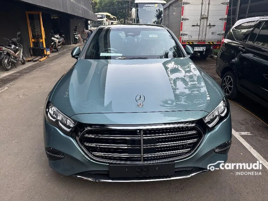 2025 Mercedes-Benz E200 Exclusive Line Sedan