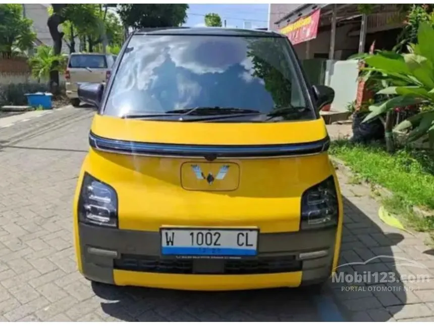 Jual Mobil Wuling Air EV 2022 Long Range di Jawa Timur Automatic Hatchback Kuning Rp 180.000.000
