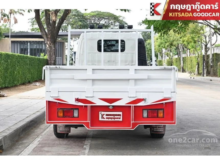 2023 HINO 300 Truck
