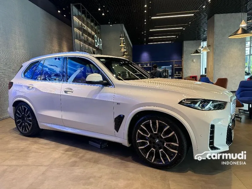 2025 BMW X5 xDrive40i M Sport SUV