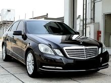 Mercedes-Benz E300 Elegance black on beige plat ganjil