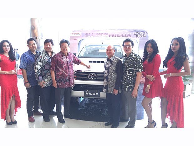 All-new Toyota Hilux Tunjukkan Otot di Sumatera Utara