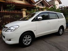 Jual Toyota Kijang Innova 2.0 G AT warna putih